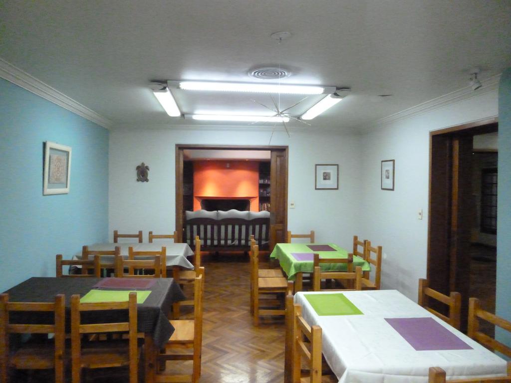 Hostel De Los Artistas Mendoza Exterior photo