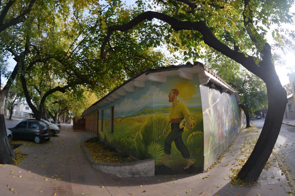 Hostel De Los Artistas Mendoza Exterior photo